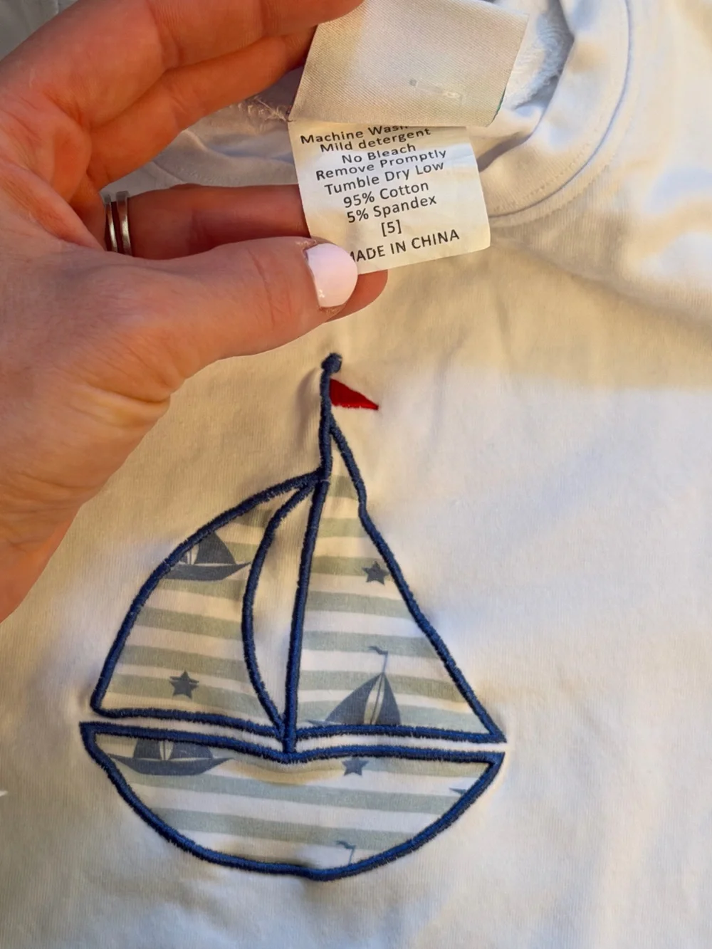Stitchy Fish comfortable white